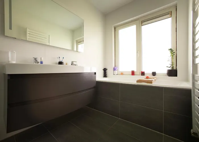 New! Nightglow Residency 4*